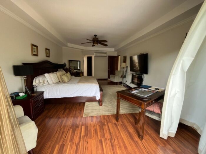 Venta de Casa en Lindora Valles del Sol Santa Ana in Santa Ana, San José — $1,800,000