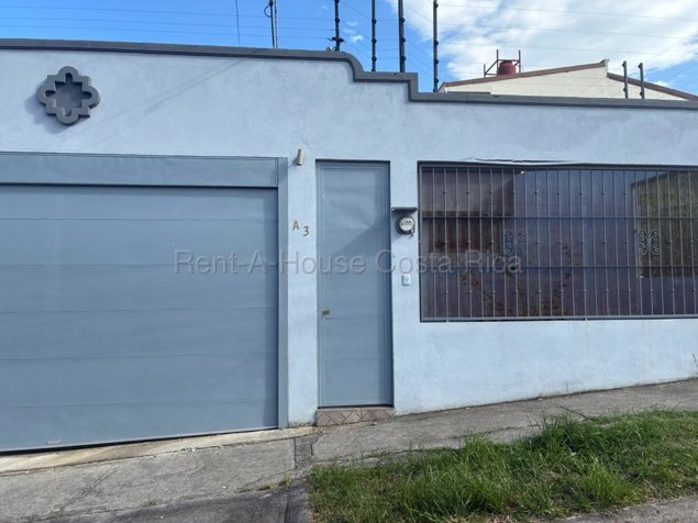 Venta de Casa de 3 Habitaciones en San Antonio de Escazu in San Antonio, Escazú, San José — $260,000 - Photo 2 of 12