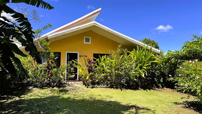 CASA EN VENTA EN VALLE AZUL – CERCA DE LA FORTUNA, COSTA RICA en San Ramón, Alajuela — $279,900