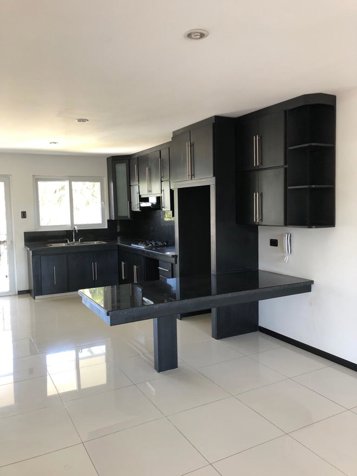 ALQUILER DE APARTAMENTO EN RIO ORO SANTA ANA in Uruca, Santa Ana, San José — $900 - Photo 2 of 15