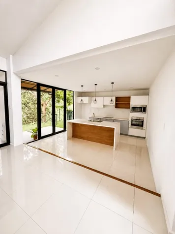 Alquiler de Casa en Lagunilla de Heredia.  en Heredia — $2,500