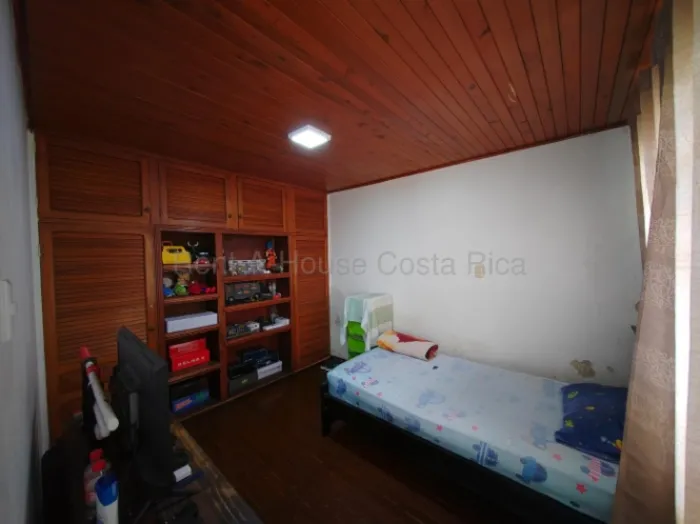 Alquiler de casa amplia para uso residencial o comercial #26-1899 GS en Oriental, Cartago — $1,800 - Foto 2 de 16
