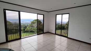 CASA EN VENTA EN SAN RAFAEL DE HEREDIA in Concepción, San Rafael, Heredia — $430,000 - Photo 5 of 10
