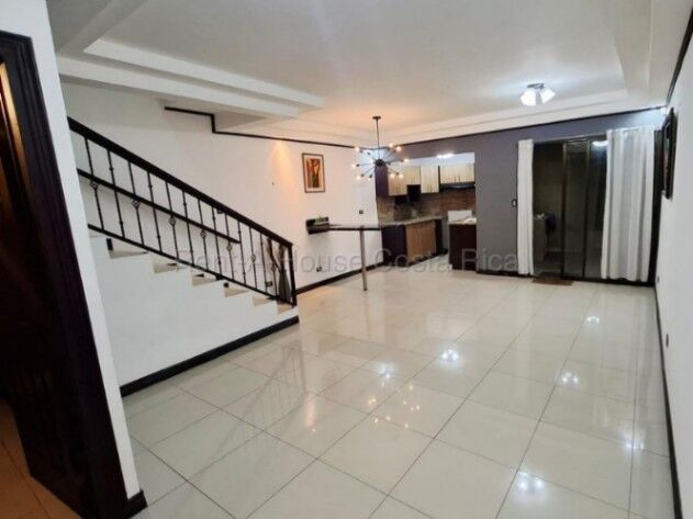 Venta de Casa en Residencial Monserrat - Concepción de Tres Ríos. RAH 27-76 en Concepción, La Unión, Cartago — ₡ 80 900 000