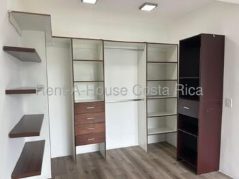 Venta de Apartamento Tipo Loft de 3 Niveles en San Rafael de Escazú. RAH 26-763 PRECIO REBAJADO in San Rafael, Escazú, San José — $229,000 - Photo 4 of 6