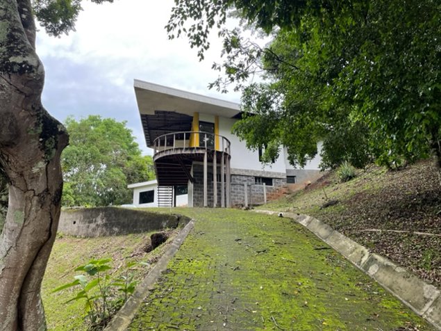 Casa moderna en Atenas con 2 casas & piscina in Atenas, Alajuela — $890,000
