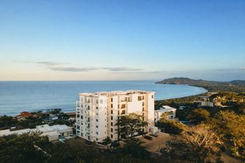 Penthouse de Lujo con Vista Panorámica al Mar en Residencia La Vista