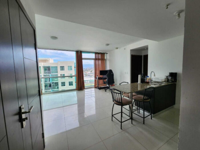 RAH ofrece en venta moderno  y lujoso apartamento en Hatillo, San José — $143,000