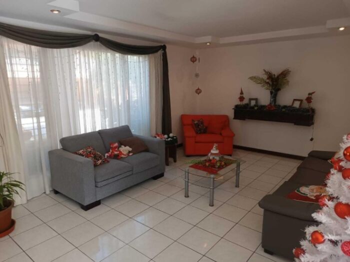 Se vende casa en Escazú San José 25-1165 en San Rafael, Escazú, San José — $265,000