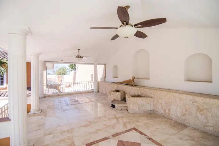 Preciosa mansión en Pozos de Santa Ana en Pozos, Santa Ana, San José — $700,000 - Foto 3 de 32
