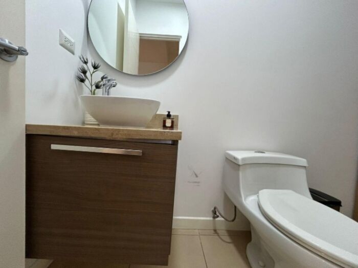 Oportunidad en Condominio: Casa Amplia de 158 m² con Aire Acondicionado y Seguridad. in Brasil, Santa Ana, San José — $190,000