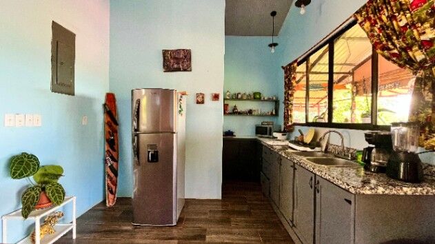 SE VENDE CASA CON VISTAS PANORAMICAS Y ACABADOS MODERNOS EN CONCEPCION en Daniel Flores, Pérez Zeledón, San José — $230,000