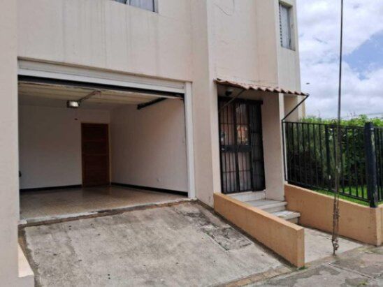 Venta de Casa en Uruca, San José. RAH 26-961 en Uruca, San José — $272,000