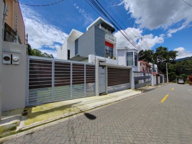 Venta de Casa en La Unión, Cartago. RAH 25-1680 PRECIO REBAJADO en Tres Ríos, La Unión, Cartago — $290,000
