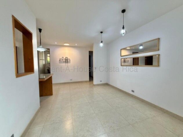 CASA EN VENTA EN ULLOA DE HEREDIA in Ulloa, Heredia — ₡ 240 000 000