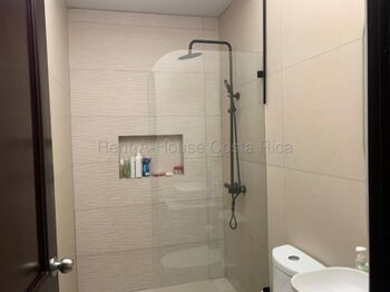 Casa en Bello Horizonte de Escazu in San Rafael, Escazú, San José — $250,000 - Photo 5 of 10