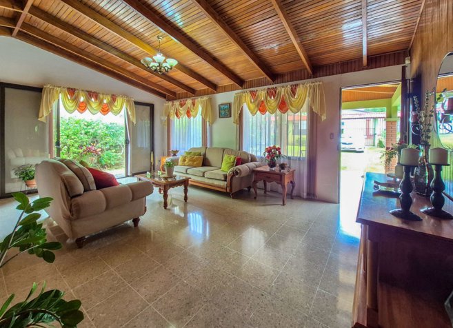 Casa de 3 Habitacciones Barrio Lourdes in Daniel Flores, Pérez Zeledón, San José — $159,999