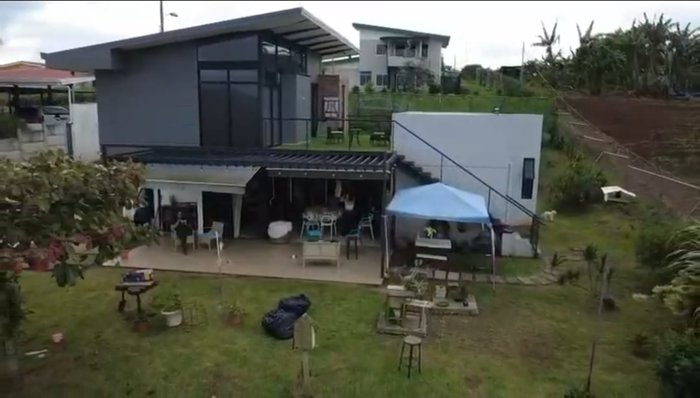 Moderna casa de 3 habitaciones con hermosas vistas en Naranjo in Naranjo, Alajuela — $440,000