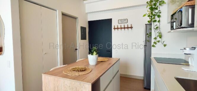 Se alquila apartamento en San José Centro 26-1815 in Carmen, San José — $1,250