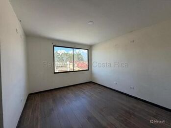 🏡 Moderna Casa Remodelada en Residencial Sendas del Sol, El Guarco, Cartago en San Isidro, El Guarco, Cartago — 91 500 000 ₡ - Foto 4 de 25