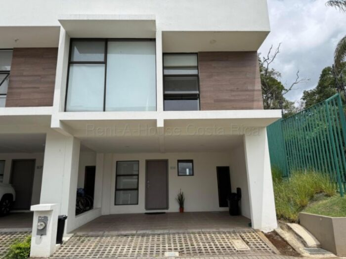 Alquiler de Casa Amueblada en Escazú-San Antonio. RAH 26-2098 en San Antonio, Escazú, San José — $1,850