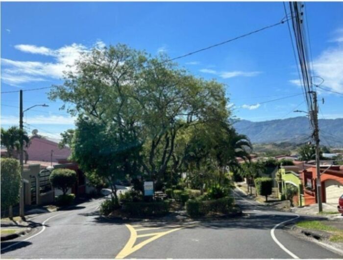 Venta de Casa en Belén-San Antonio, Heredia. RAH 26-1302 en San Antonio, Belén, Heredia — $370,000