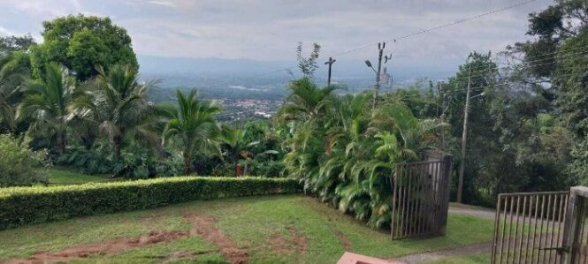 Venta de hermosa casa en ciudad colon 25-1330 in Colón, Mora, San José — ₡ 188 000 000