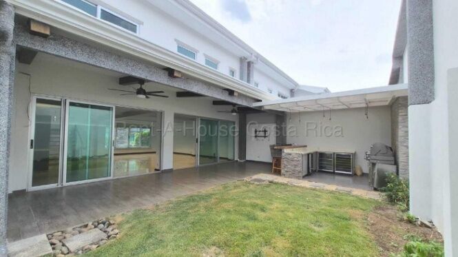 Venta de Casa en Santa Ana-Piedades. RAH 26-2116 en Piedades, Santa Ana, San José — $450,000