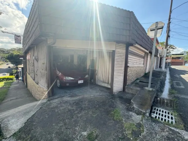 Corner property with high commercial potential near La Sabana #26-721 GS in Mata Redonda, San José — $85,000 - Photo 3 of 4