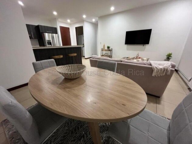 Alquiler de Apartamento AMUEBLADO en Escazú.  in Escazú, San José — $1,900