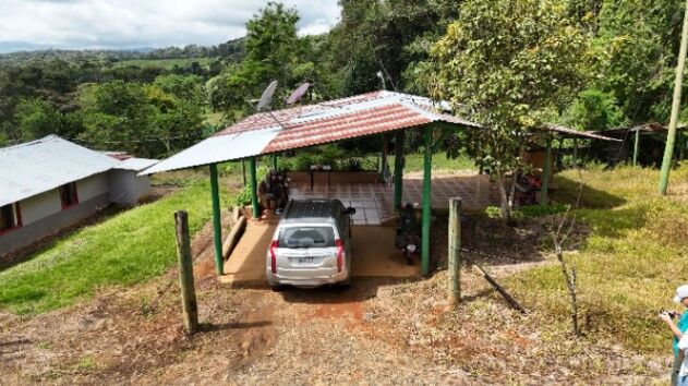 PEQUEÑA FINCA ESCONDIDA DE 1 HECTÁREA EN PÉREZ ZELEDÓN in San Isidro De El General, Pérez Zeledón, San José — $130,000