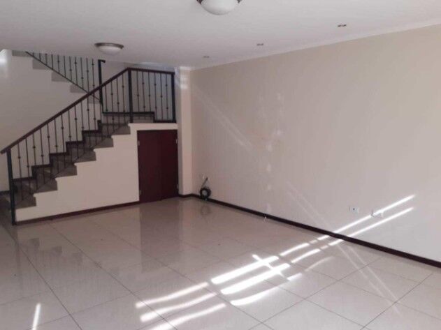 Venta de Casa en Pozos de Santa Ana. RAH 25-1249 in Pozos, Santa Ana, San José — $215,000