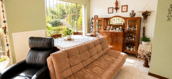 Venta de Casa en Montes de Oca-Mercedes. RAH 27-113 in Mercedes, Montes De Oca, San José — ₡ 75 000 000