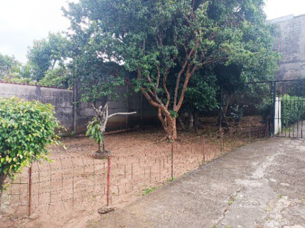 Lote más casas de alquiler. Excelente inversión. en San Miguel, Desamparados, San José — ₡ 150 000 000