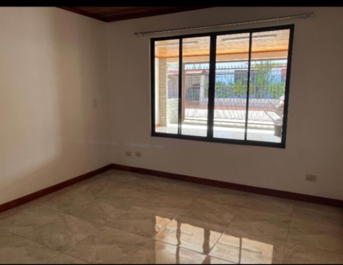 SE VENDE BELLEZA DE PROPIEDAD Y CASA EN ATENAS CENTRO.  en Atenas, Alajuela — ₡ 98 000 000