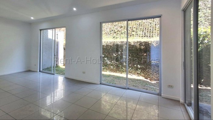 Alquiler de Apartamento en Curridabat-Granadilla. RAH 27-307 in Granadilla, Curridabat, San José — $1,300