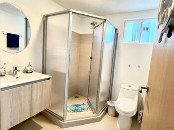 APARTAMENTO AMUEBLADO EN VENTA EN CONDOMINIO VIVA JACO  en Jacó, Garabito, Puntarenas — $226,500 - Foto 4 de 24