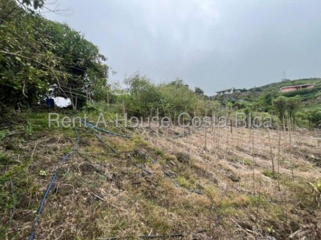 Venta de Lote en Paraíso-Santiago de Cartago. RAH 26-1480  en Santiago, Paraíso, Cartago — ₡ 50 000 000