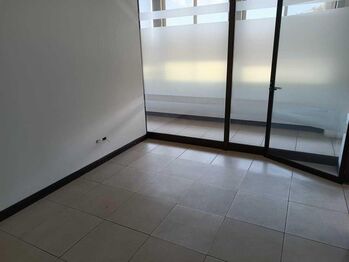 Se alquila oficina en centro comercial de Escazú 23-2993 en Escazú, San José — $2,960 - Foto 4 de 20