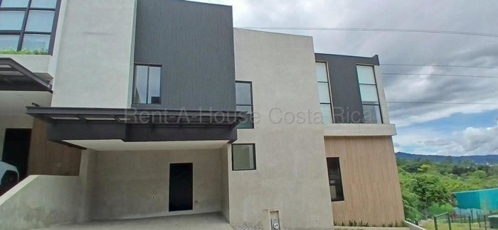 Alquiler de Casa en Escazú. RAH 27-815 en Escazú, San José — $2,200