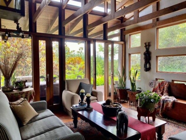 Venta de Acogedora Casa en Escazú / Mls. 25-1835 OFC JB en San Rafael, Escazú, San José — $800,000