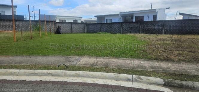 Venta lote plano en condominio con amenidades y alta plusvalía #26-2244 GS en San Juan, Tibás, San José — $153,000