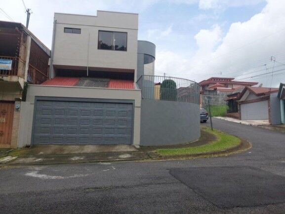 Venta de Casa en Carrizal de Alajuela. RAH 26-1114 in Carrizal, Alajuela — ₡ 130 000 000