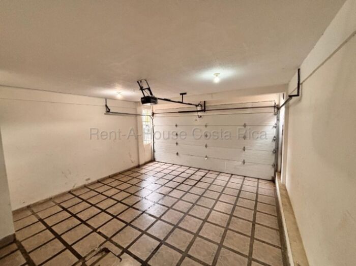 Venta casa 2 niveles 3 hab con patio y terraza, alta demanda #26-1780 GS en Curridabat, San José — $254,000