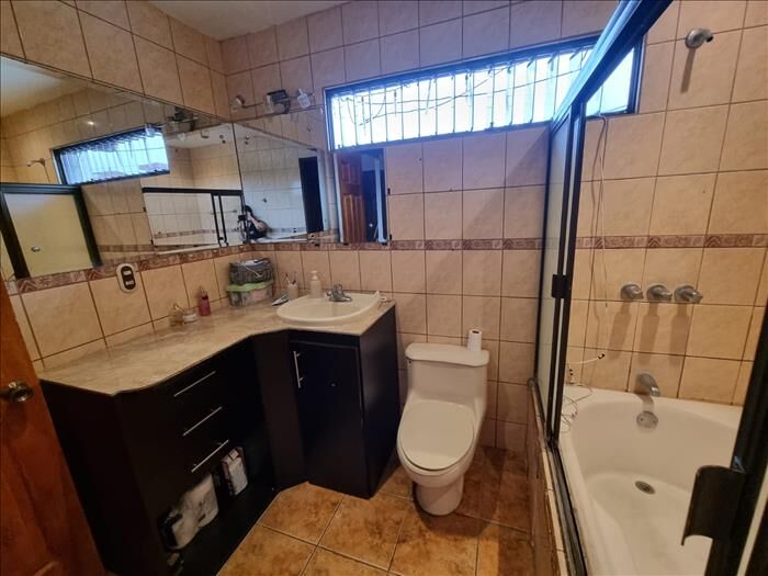 Vendo Casa en San Francisco Heredia en Ulloa, Heredia — $210,000