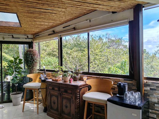 Escazu Venta. amplio y luminoso Apartamento tipo casa in Escazú, San José — $310,000 - Photo 2 of 13