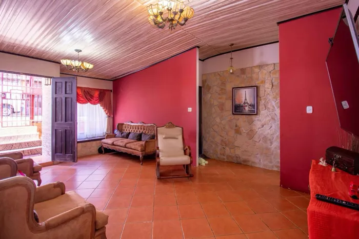 Casa en venta en Grecia, Santa Gertrudis Norte en Grecia, Alajuela — ₡ 62 000 000 - Foto 3 de 19