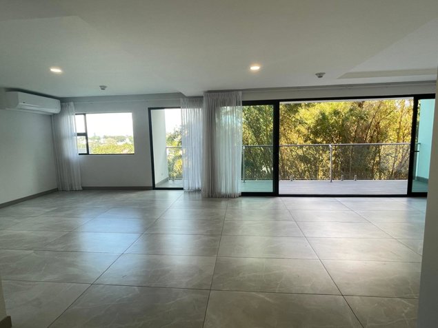 Venta o Alquiler Apartamento de Lujo en Escazú in Escazú, San José — $460,000 - Photo 3 of 28