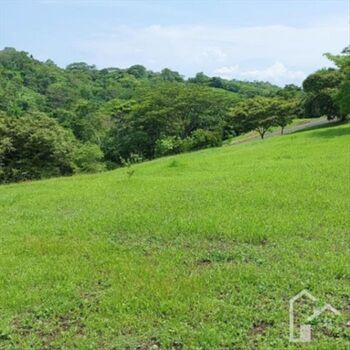 ¿Buscas el lugar perfecto para construir tu hogar soñado? ¡Tenemos la oportunidad ideal para ti! in La Ceiba, Orotina, Alajuela — $131,000 - Photo 5 of 10