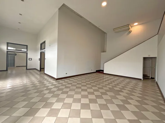 ALQUILER DE LOCAL COMERCIAL, BARRIO DON BOSCO, SAN JOSÉ en Hospital, San José — $4,000 - Foto 2 de 10